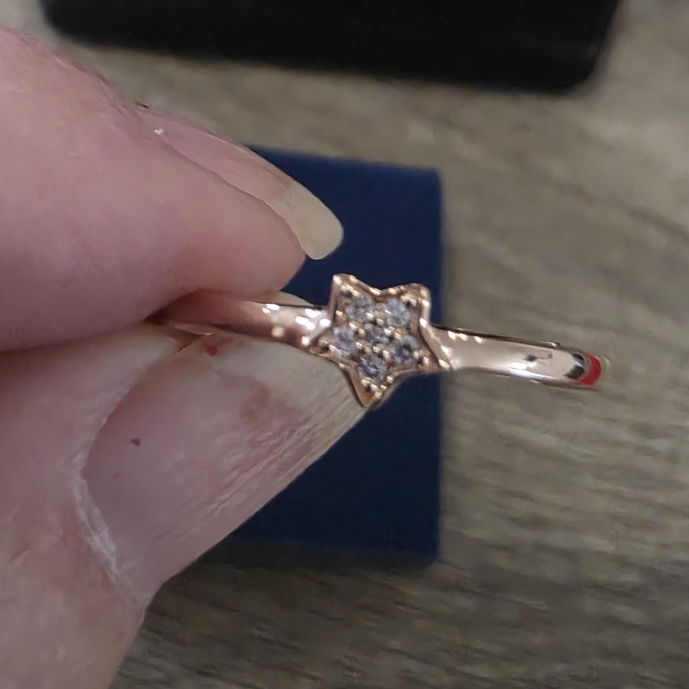 Rose Gold Star Ring View 4